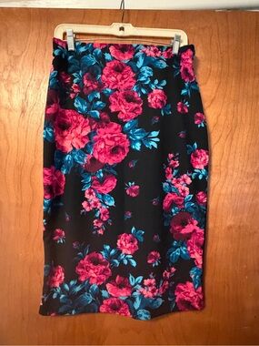 Piphany Pencil Skirt